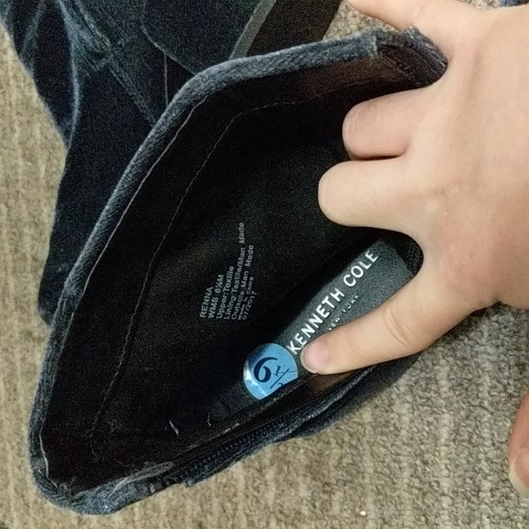 Kenneth Cole NY Floral Embroidered Renna Blue Velvet Booties 👢 - Picture 3 of 3